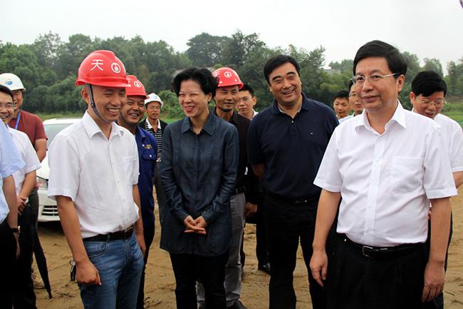 市領導張迎春、夏建平、劉明理等參加調研，望城區領導孔玉成、鄒特等陪同調研